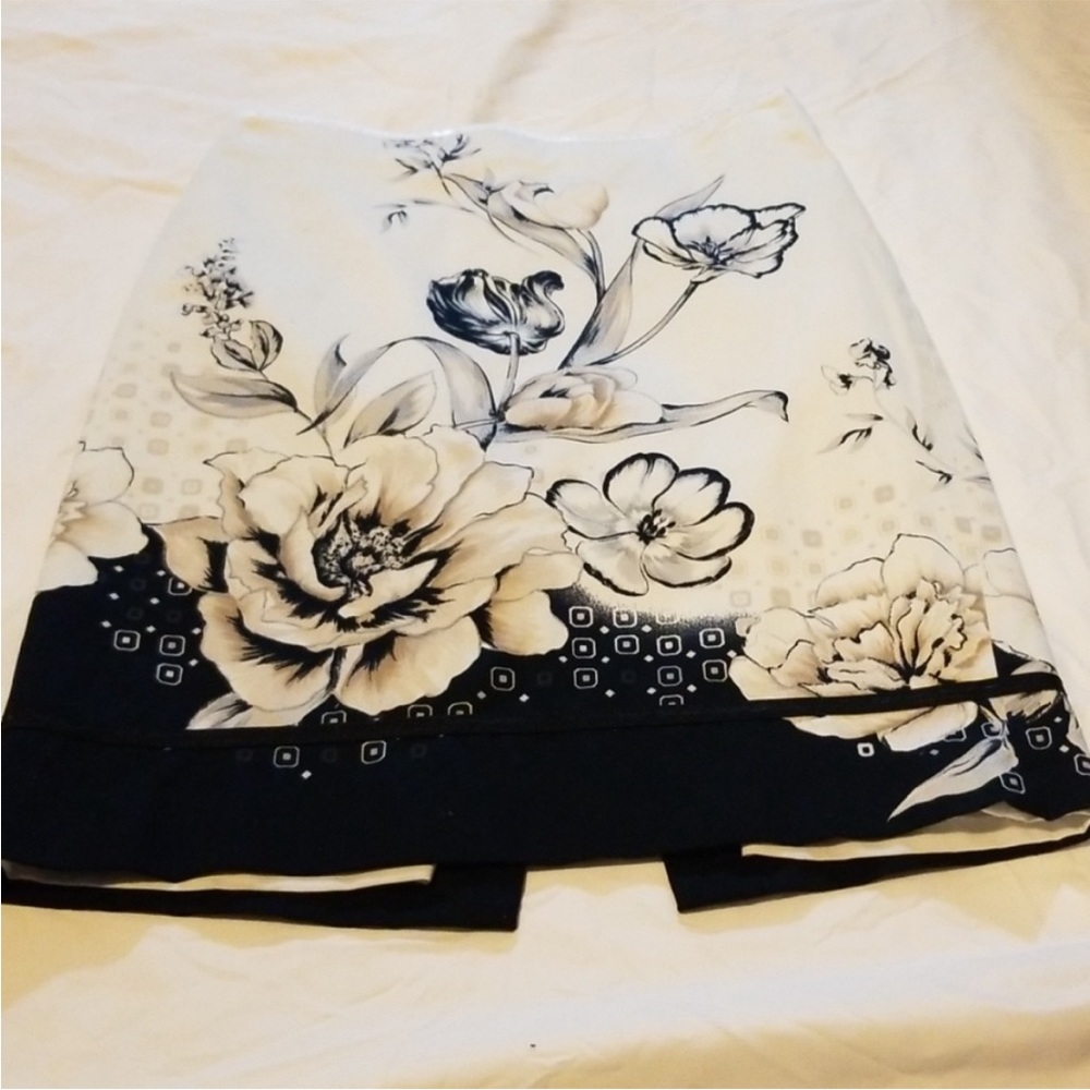 White House black market floral skirt